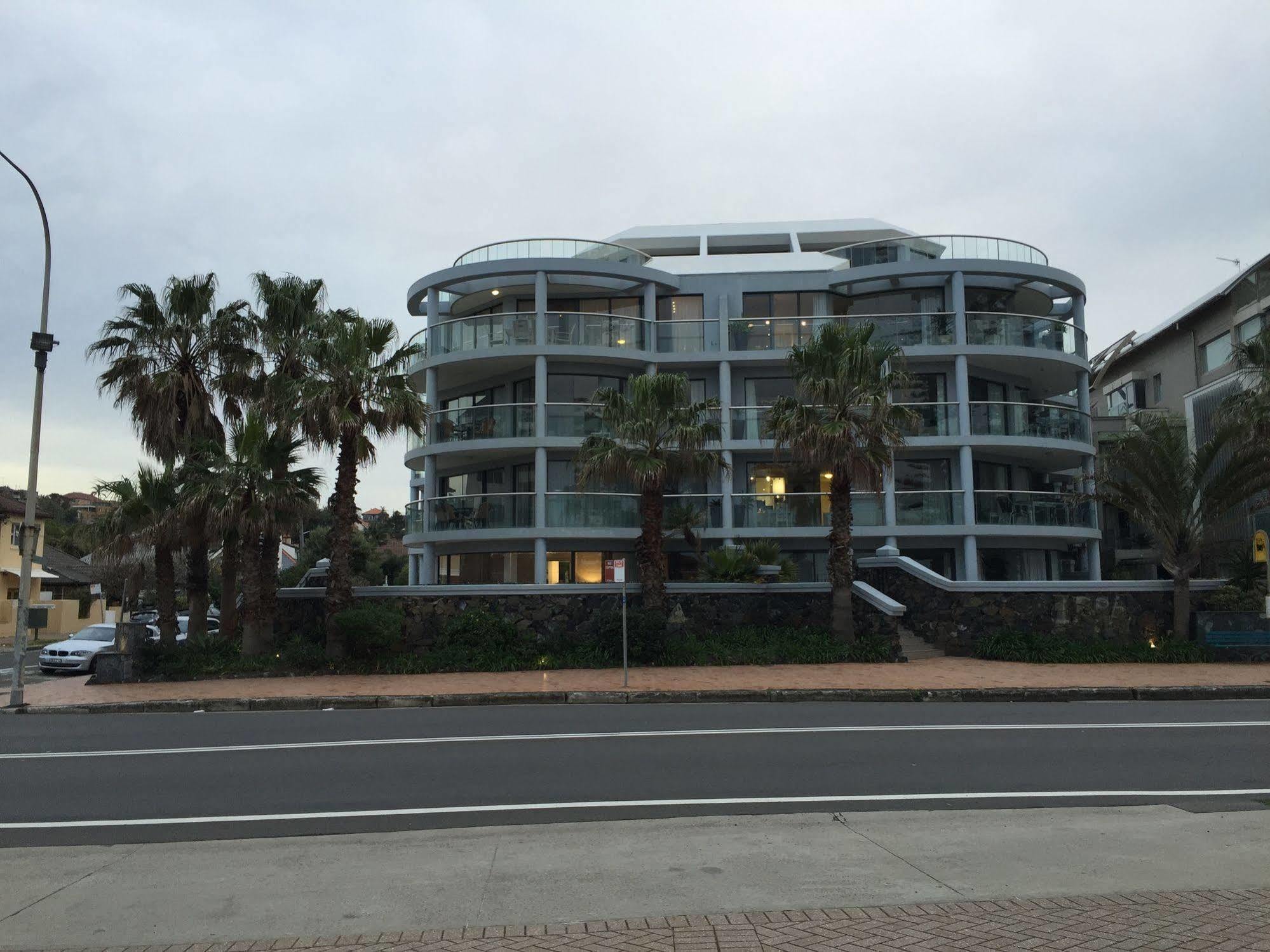 Manly Surfside Holiday Apartments Exteriör bild